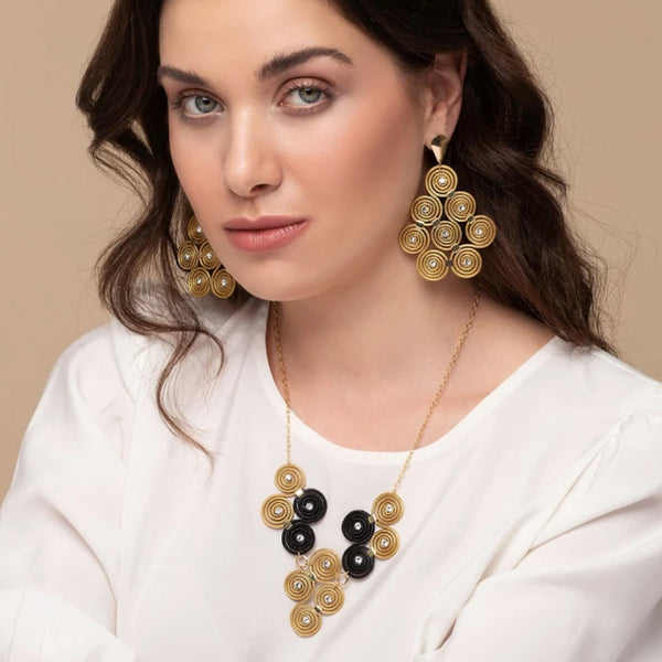 Infinity Capim Dourado Mandalas Earrings studded with zirconias