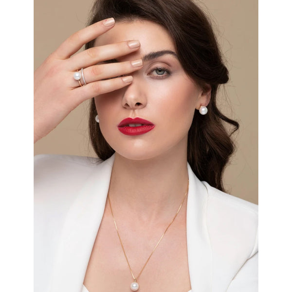 Shell Pearl Earrings and Necklace Set