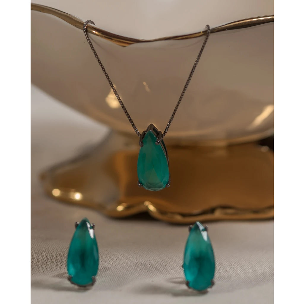 Set earrings and necklace elongated green sky drops Fusion Stone